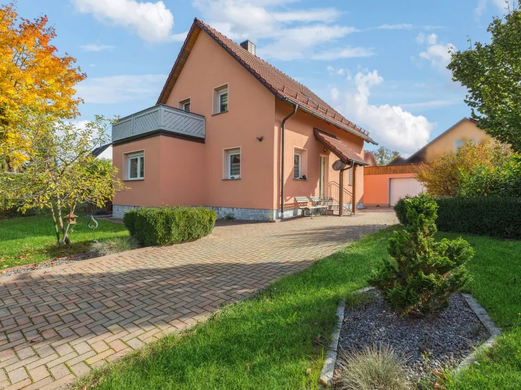 Gepflegtes Einfamilienhaus Mit Sch Nem Garten In Maxh Tte Haidhof