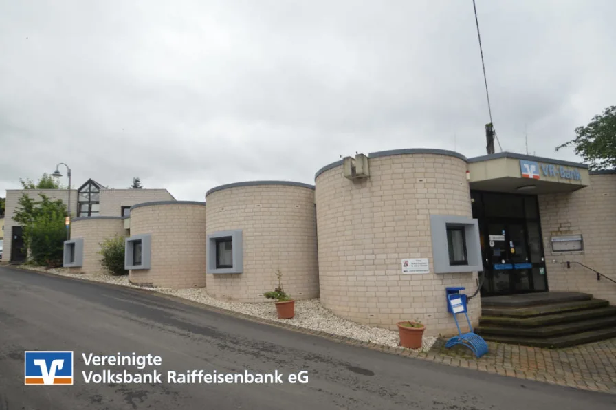 Bild1 - Büro/Praxis kaufen in Neumagen-Dhron-Neumagen - Ehemaliges Bankgebäude - Provisionsfrei