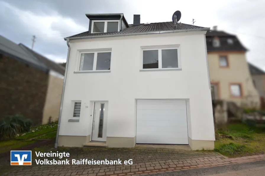 Vorderansicht - Haus kaufen in Wintrich - Einziehen und wohlfühlen