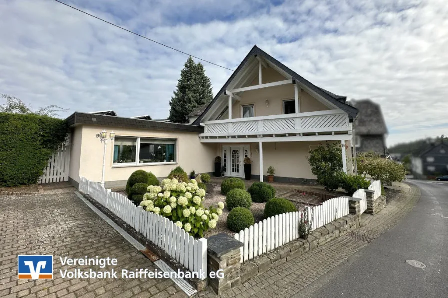 Außenansicht - Haus kaufen in Utzenhain - Sehr gepflegtes Einfamilienhaus mit großem Grundstück!