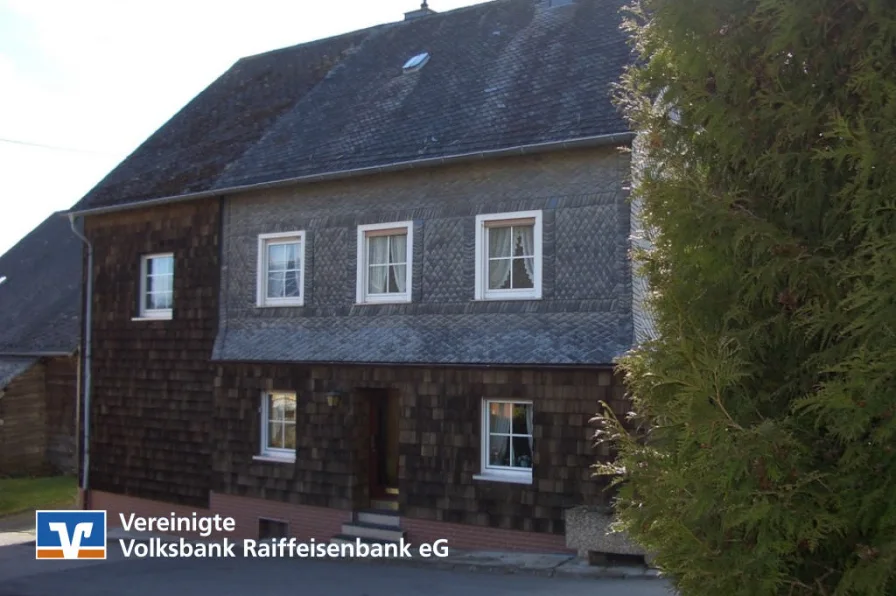 Bild1 - Haus kaufen in Laufersweiler - Vermietetes Einfamilienhaus in Laufersweiler