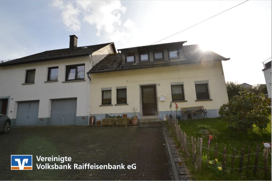 Bild1 - Haus kaufen in Morbach-Bischofsdhron-Bischofsdhron - Zwei Häuser zum Preis von Einem