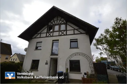 Giebelansicht - Haus kaufen in Morbach-Hundheim-Hundheim - Gepflegtes Wohnhaus