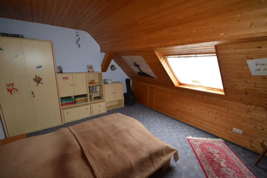 Schlafzimmer, DG