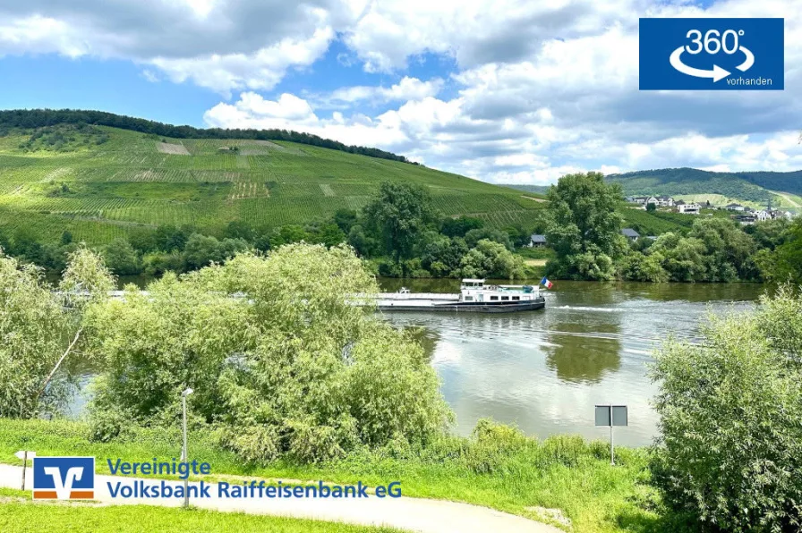 Wohnungsangebot in Bernkastel-Kues/Andel - Wohnung kaufen in Bernkastel-Kues-Andel - ### NEUER PREIS ### Wohnen wie im Urlaub! Attraktive Dachgeschosswohnung mit herrlichem Moselpanorama