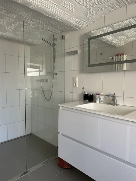 Badezimmer KG