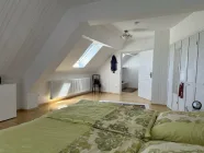 Schlafzimmer DG