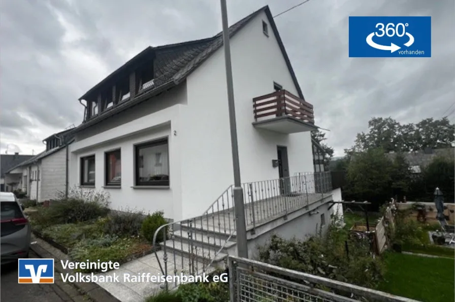 Straßenansicht - Haus kaufen in Morbach - Gepflegtes großzügiges Wohnhaus und das in Morbach