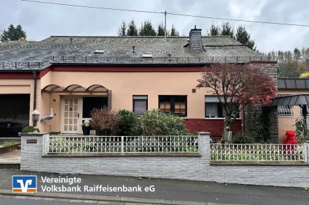 Außenansicht - Haus kaufen in Herrstein - Luxus trifft Funktionalität: Einfamilienhaus mit Büro in Top-Lage