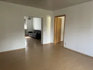 Esszimmer Blick in Küche Wohnung OG