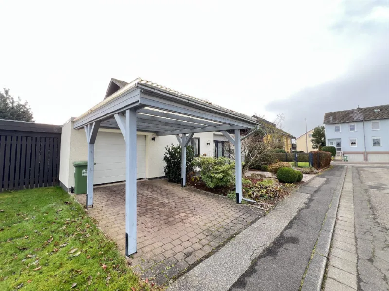 Carport / Garage