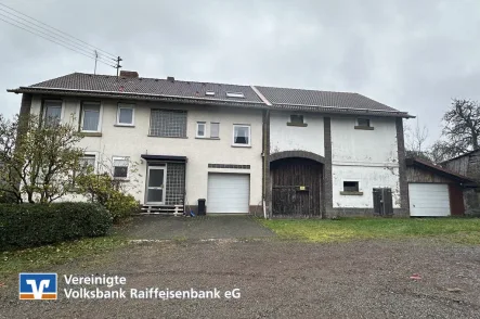 Außenansicht - Haus kaufen in Reichenbach - Charmantes Mehrfamilienhaus in zurückgezogener Lage