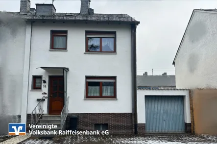 Außenansicht - Haus kaufen in Idar-Oberstein - Charmante Doppelhaushälfte mit Garten in ruhiger Lage