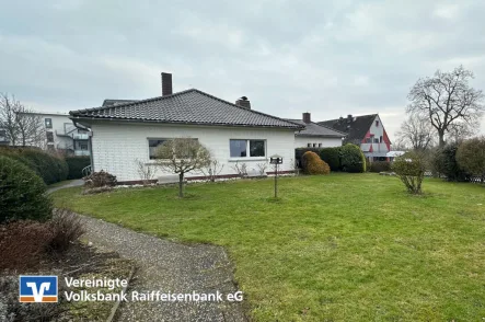 Aussenansicht - Haus kaufen in Kirchberg (Hunsrück) - Schönes Zweifamilienhaus mit großem Grundstück