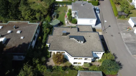 Luftbild - Haus kaufen in Schwäbisch Gmünd - Exklusiver Bungalow - einziehen und wohlfühlen!