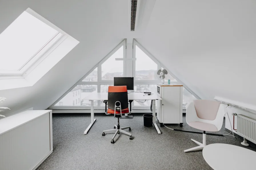  - Büro/Praxis mieten in Schwäbisch Gmünd - Helle Büro- oder Praxisfläche mit Ausblick!