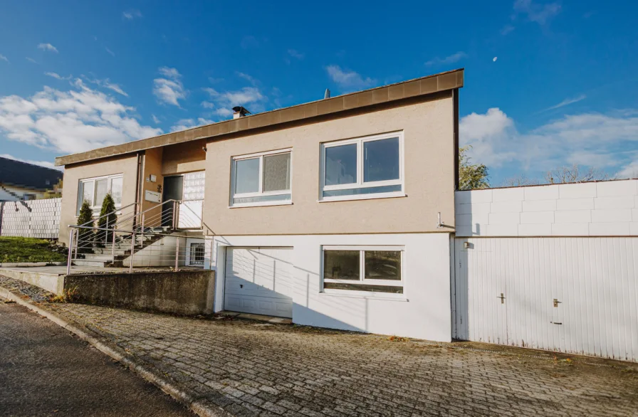 Titel - Haus kaufen in Waldstetten - Die Natur vor der Tür!