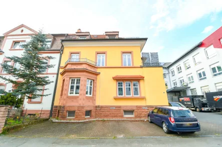 Hausansicht 1 - Haus kaufen in Pirmasens - 3-Fam.-Haus, das sich rechnet! Provisionsfrei!