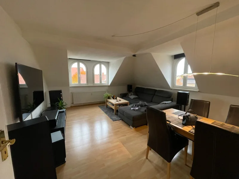 Wohnzimmer - Wohnung kaufen in Schwabach - Schöne 3-Zimmer-Wohnung in charmantem Mehrfamilienhaus zentral in Schwabach