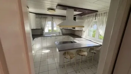 Küche - Haus kaufen in Deisslingen - Großes Einfamilienhaus mit Einliegerwohnung - Garage - Garten und Sauna