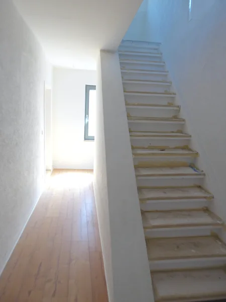 Flur OG mit treppe zum DG