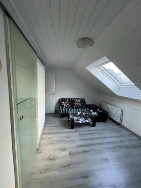  - Wohnung kaufen in Detmold - Attraktive 2 ZKB Dachgeschosswohnung in Detmold Pivitsheide