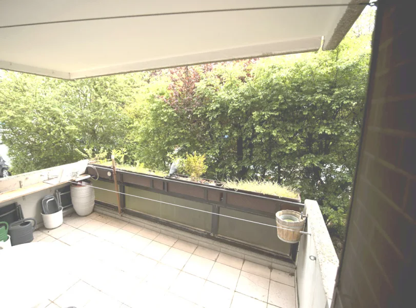  - Wohnung kaufen in Hannover / Anderten - Gemütliche, leerstehende 4 Zimmer-Wohnung mit Balkon und Einbauküche, 30559 Anderten nähe Tiergarten
