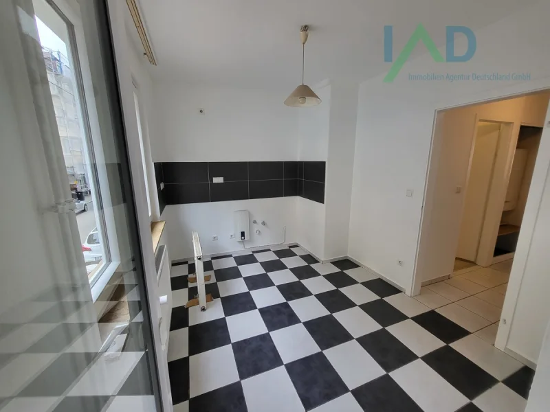 Küche - Wohnung kaufen in Pforzheim - Doppeltes Wohlfühlen: 2-Zimmer-Wohnung mit Zwei Balkonen & Modernem Bad