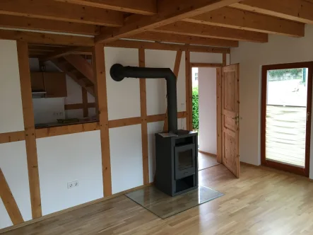 Wohnzimmer  - Haus kaufen in Hohenstein / Born - Freistehendes, lichtdurchflutetes und exclusives Fachwerkhaus mit 101 m² Wohnfläche