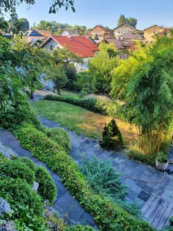  - Haus kaufen in Simbach am Inn - Über den Dächern! Saniert und modernisiert Lichtdurchflutetes Einfamilienhaus mit Einliegerwohnung und großen Garten zu verkaufen.