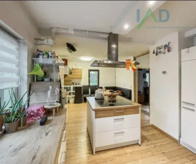 Küche - Haus kaufen in Bad Schussenried / Kürnbach - Attraktive, geräumige Doppelhaushälfte mit großzügigem Garten und heller Raumaufteilung