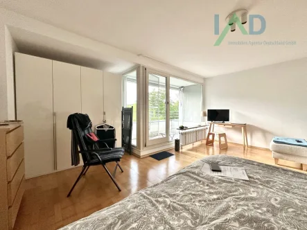 Wohn-/ Schlafzimmer - Wohnung kaufen in Düsseldorf / Pempelfort - Stadtnah und solide vermietet - Attraktives Apartment als Kapitalanlage