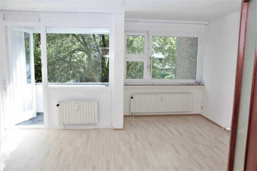 Wohnzimmer - Wohnung kaufen in Pinneberg - +++Schöne 1-Zimmer-ETW in zentraler Lage von Pinneberg+++