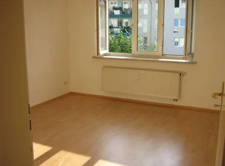  - Wohnung kaufen in Leipzig / Wahren - 2-Zimmerwohnung mit Balkon in Leipzig