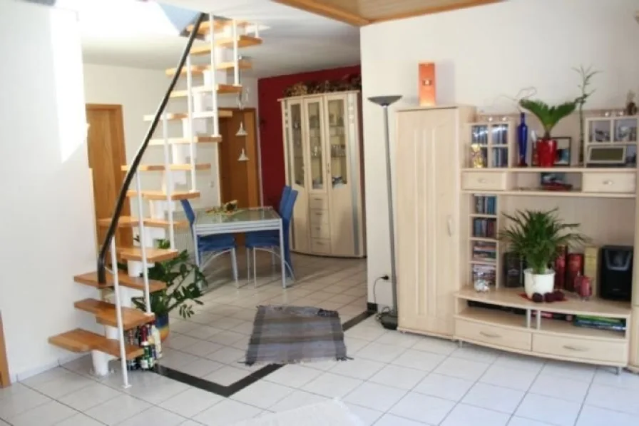 Essen /WOHNEN Treppe Kinder.jpg - Haus kaufen in Mendig - 7 Wohnungen + 1 Gewerbefläche vermietet