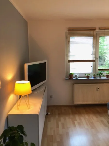 Wohnzimmer - Wohnung kaufen in Wiesbaden / Schierstein - Etagenwohnung in Schierstein