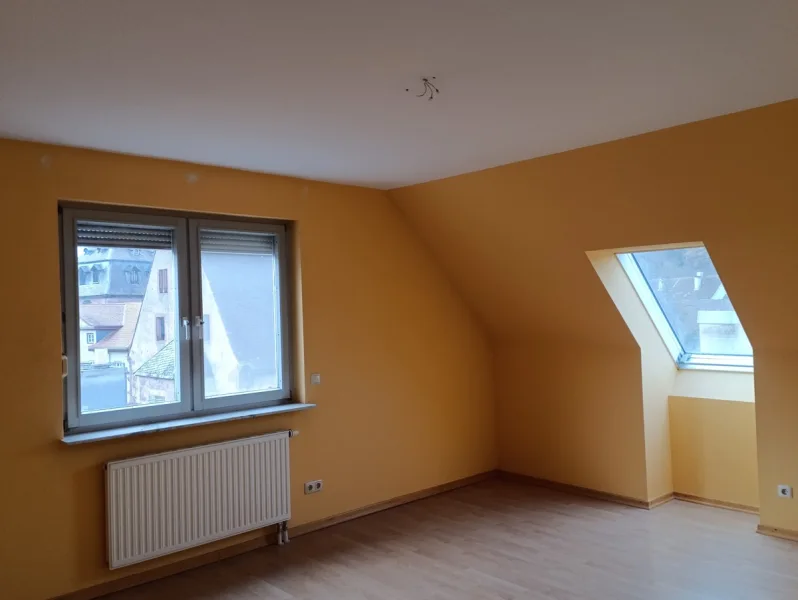  - Wohnung kaufen in Amorbach - 4 Zimmer Wohnung im Zentrum