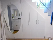 Moderner Einbauschrank unter Treppe EG