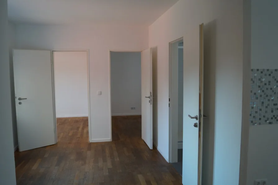 Diele  große Wohnung - Laden/Einzelhandel kaufen in Düsseldorf / Garath - ehem. Apotheke, Wohn- und Geschäftshaus 242 m², Ricarda-Huch-Straße in Düsseldorf-Garath