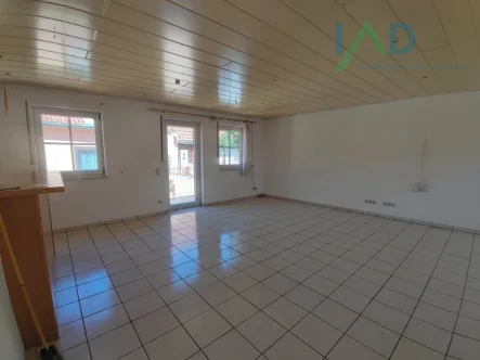  - Haus kaufen in Göllheim - Großes 4-Zimmer-Haus mit Balkon, Hof und Stellplätzen