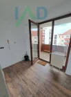 Küche mit Zugang zum Balkon