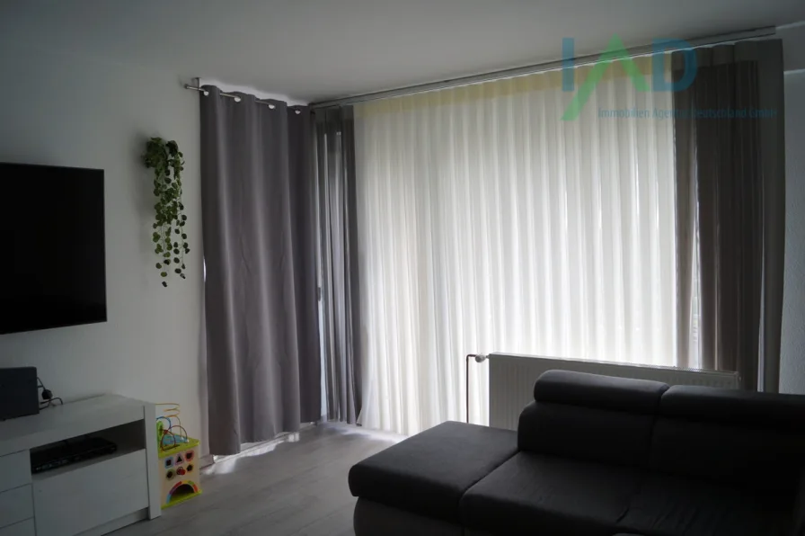 Wohnzimmer - Wohnung kaufen in Gelsenkirchen - Sanierte Eigentumswohnung mit Balkon +Aufzug 80 m²