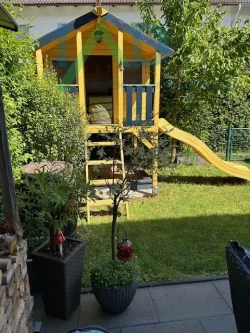 Garten  - Haus kaufen in Waldkraiburg - Familien- und kinderfreundliches Reihenhaus in ruhiger Lage zu verkaufen