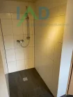 großzügige Dusche