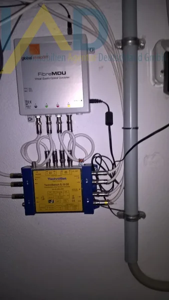 Keller_Treppenhaus rechts_Verteilerraum Strom_Sat_Elektrik-a