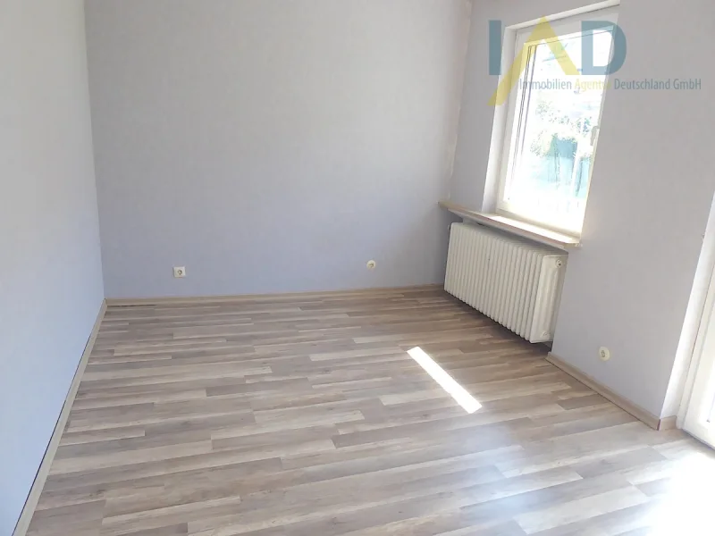 Zimmer I mit Ausgang Balkon OG