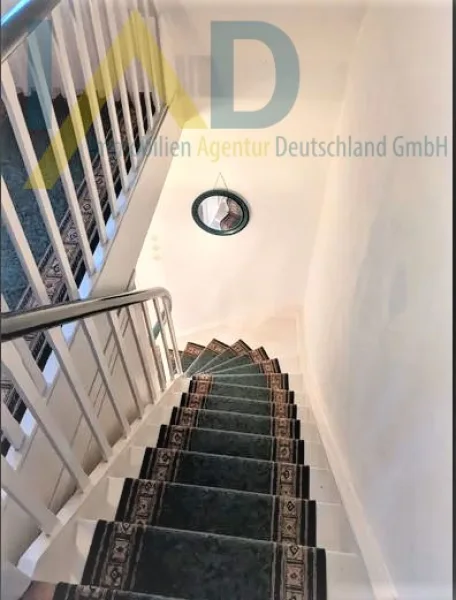 Treppe zum OG