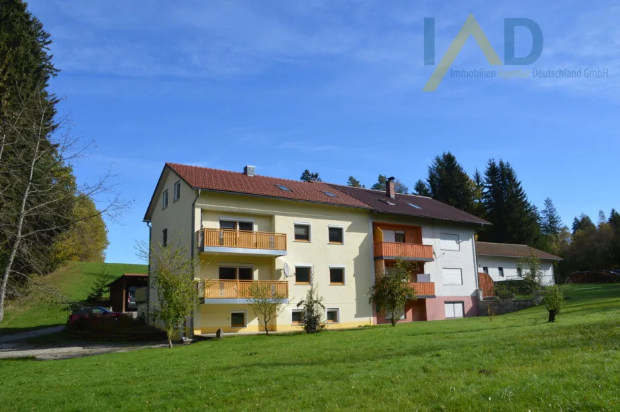  - Haus kaufen in Regen / Dreieck - Ansprechendes Mehrfamilienhaus mit großem Garten