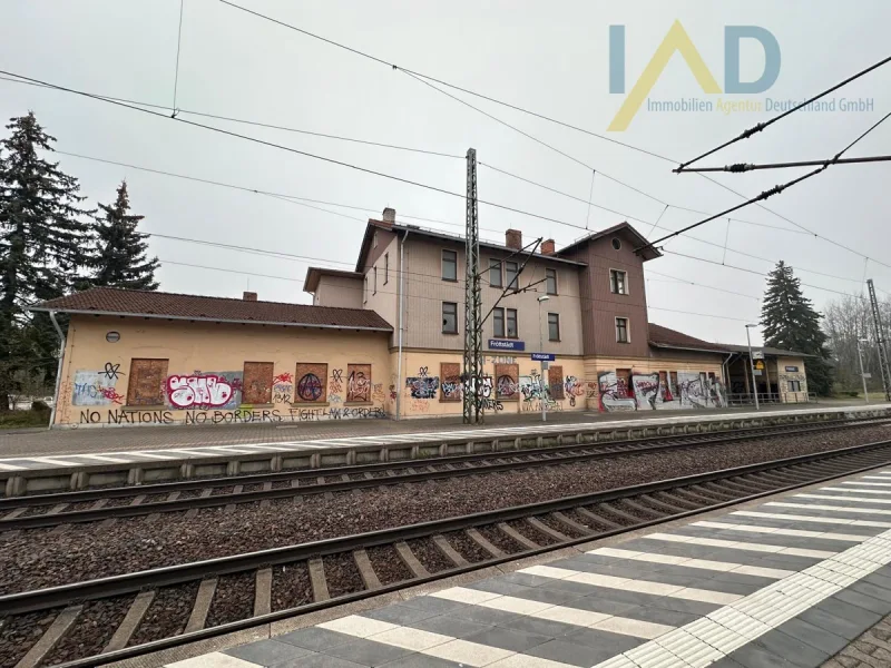  - Sonstige Immobilie kaufen in Fröttstädt - Historischer Charme und modernes Potenzial – Bahnhof in Fröttstädt zu neuem Leben erwecken