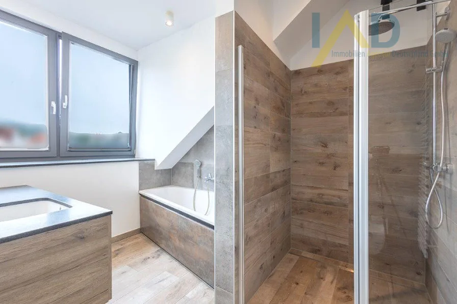  - Wohnung kaufen in Eschwege - Barrierefreie Dachgeschosswohnung im Herzen Eschweges– 131 m² Wohnfläche in einem denkmalgeschützten, modernisierten Altbau mit Loft-Flair und Balkon